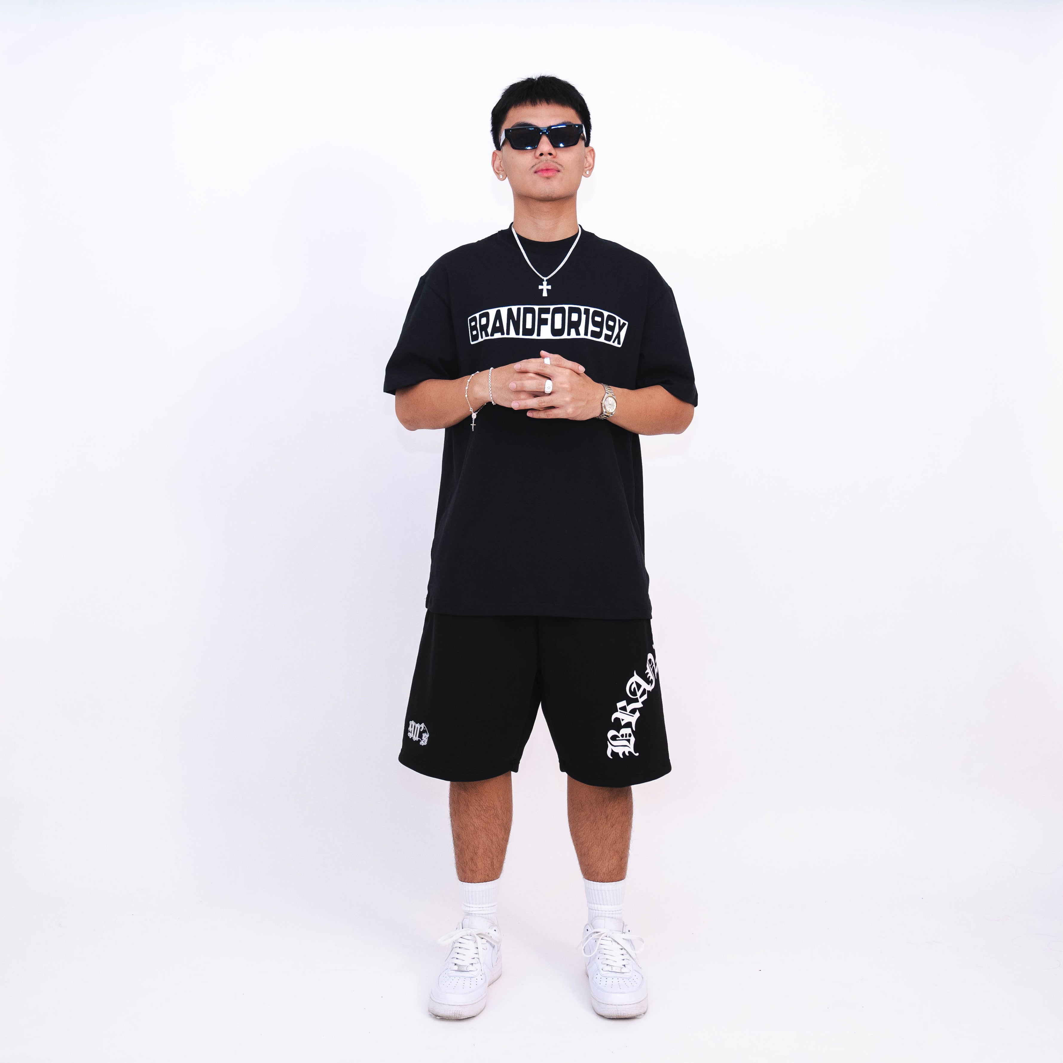 WHITE ON BLACK ( NO PRICE, SIZECHART AND DESCRIPTION )