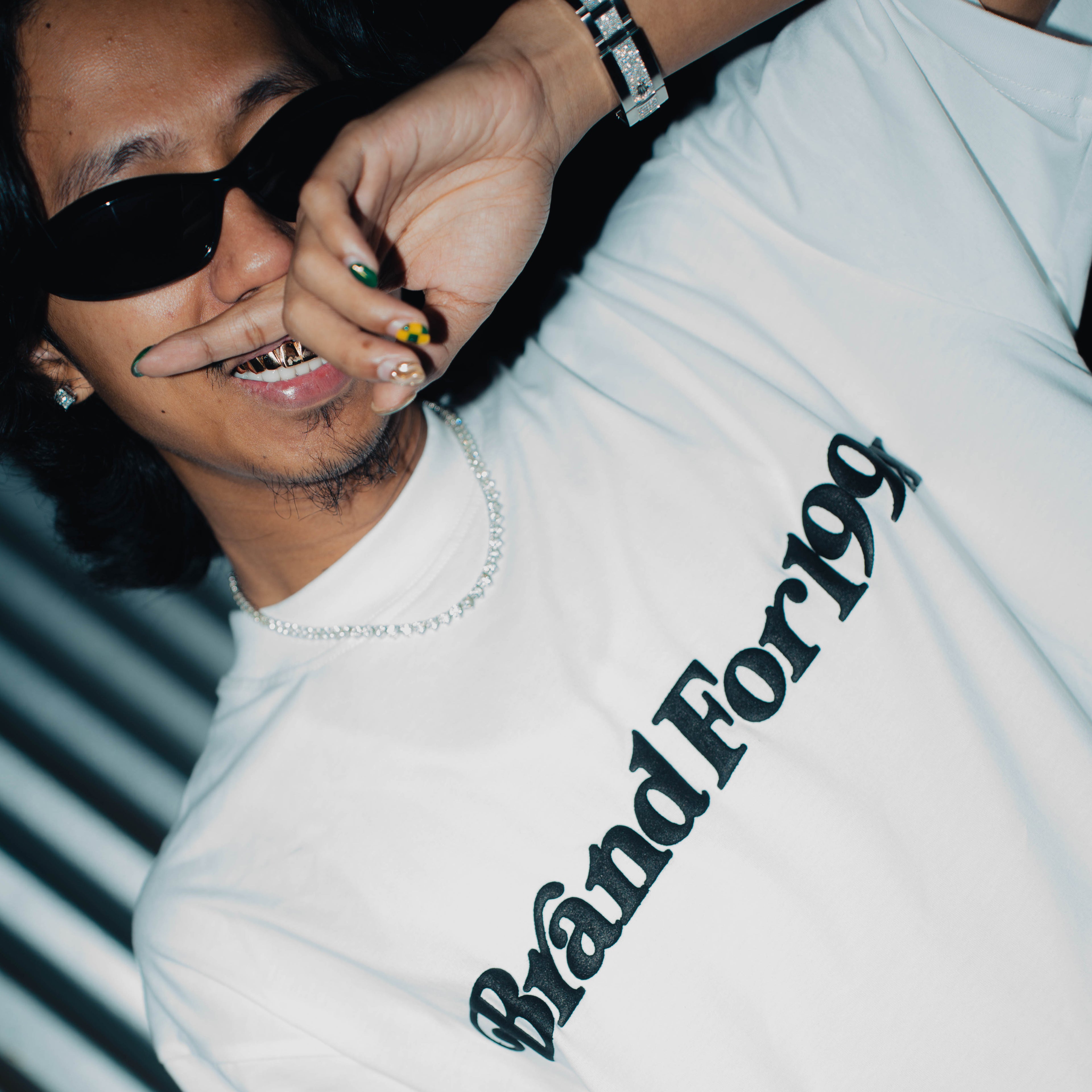 EMBOSSED 90'S SHIRT ( WHITE ) ( NO PRICE ) ( NO DESCRIPTION )
